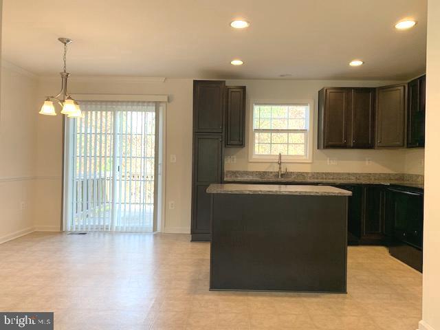 Foto del edificio - 23193 Westwood Ct