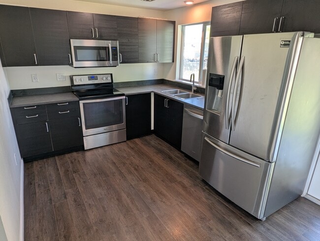 Kitchen - 3844 Blue Grouse Dr