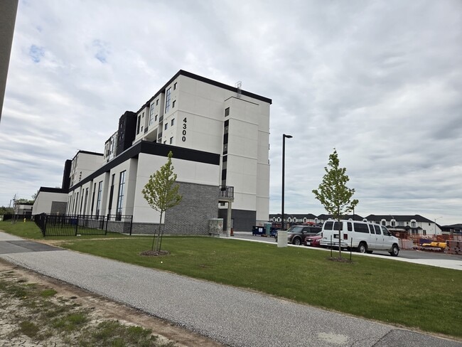 Building Photo - 4300 Laurier Pky
