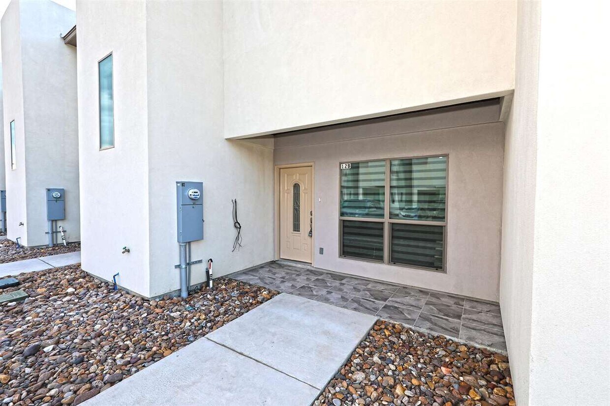 4101 Blue Quail Rd Unit B12, Laredo, TX 78045 Condo for Rent in