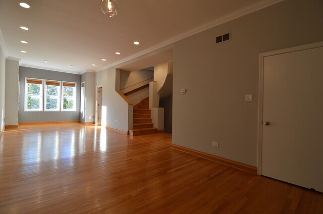 Foto del edificio - 1440 W Melrose St