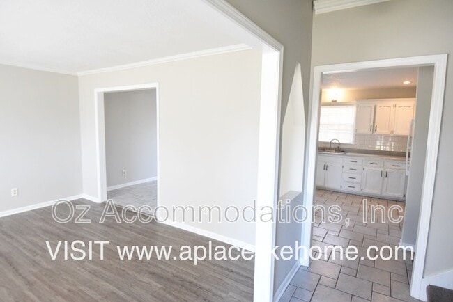 Building Photo - 16604 W 142nd Cir