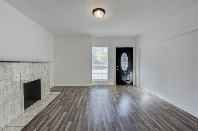 Building Photo - 5023 Polk St