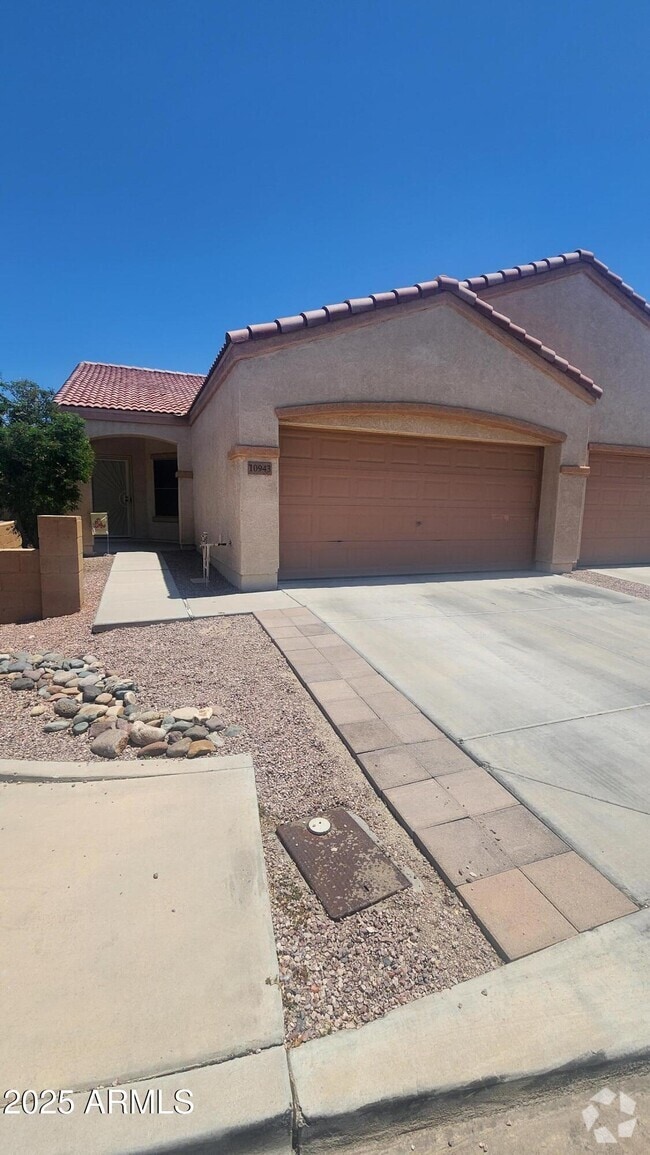 Building Photo - 10943 N 70th Ave