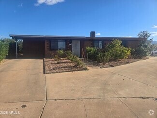 Building Photo - 2000 E Santa Maria Dr