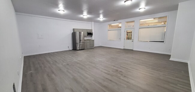 Foto del edificio - 320 N Tower Ave