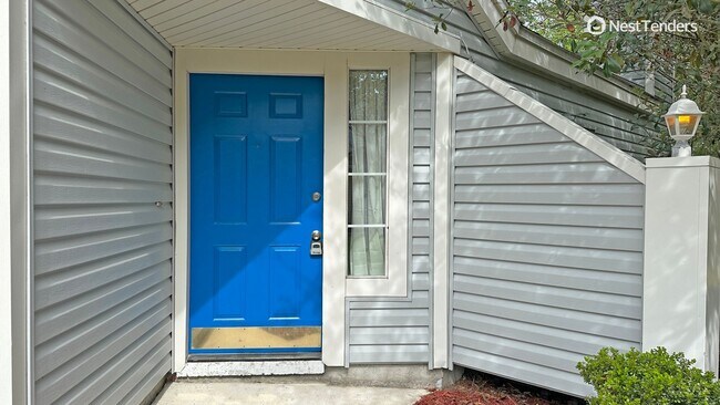 Foto del edificio - Large Updated Townhome in Argyle Forest!