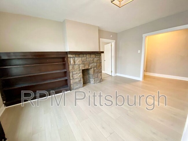 Building Photo - 5733 Phillips Ave