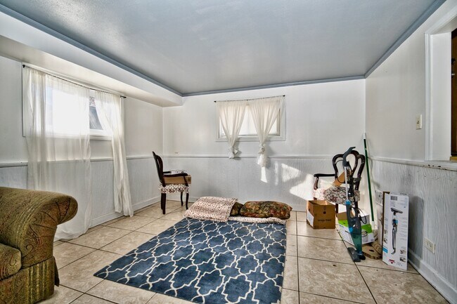 Foto del edificio - 7014 N Kilbourn Ave