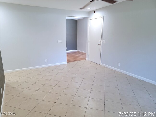 Building Photo - 3151 N Soaring Gulls Dr