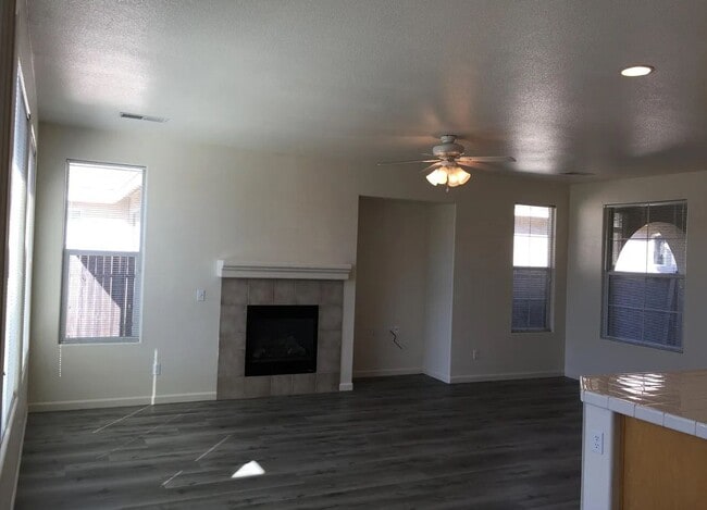 Building Photo - 5921 Caddington Way