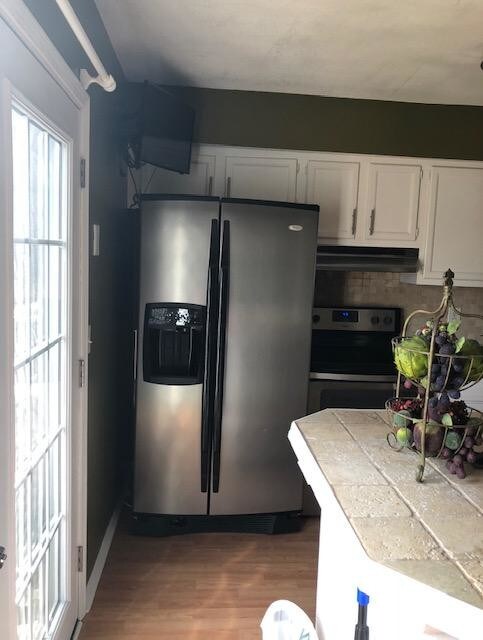 Foto del edificio - 8318 Metcalf Ave