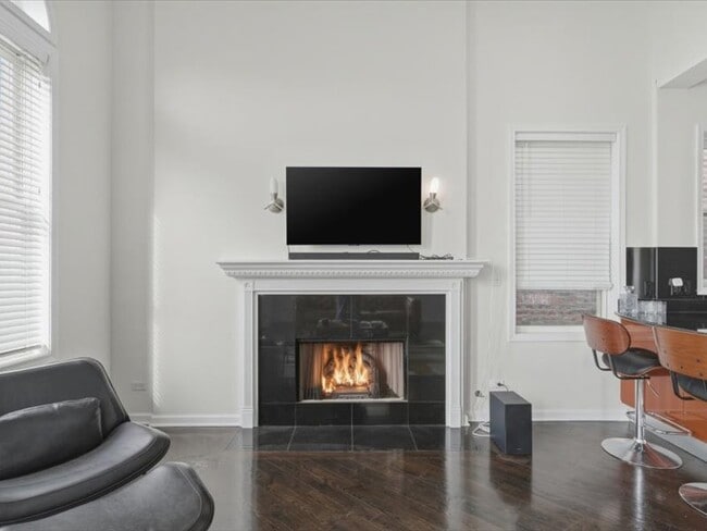 Building Photo - 4115 S Drexel Blvd