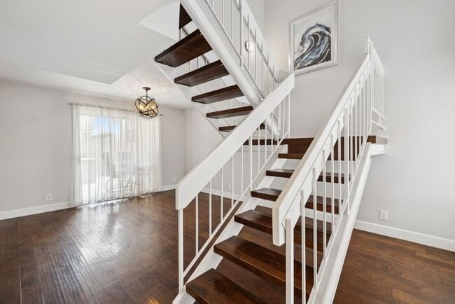Building Photo - Casitas Chaparral