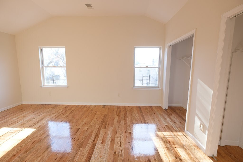 Foto principal - 45 Orient Ave
