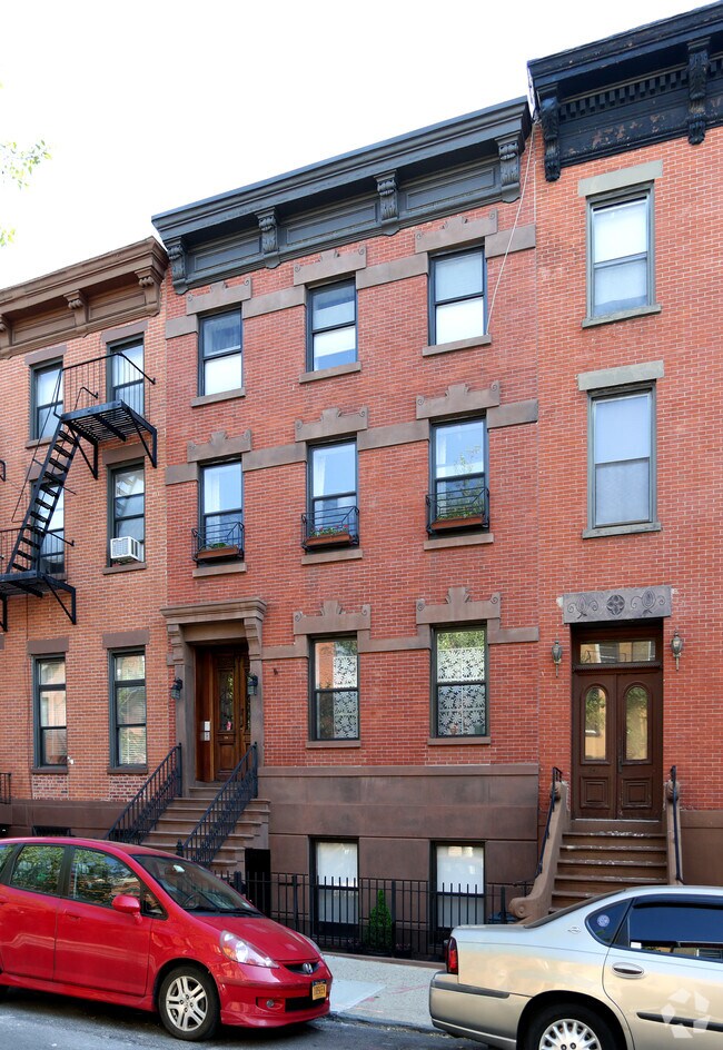 Building Photo - 339 Union St