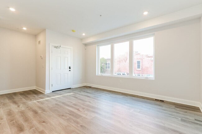 Foto del edificio - 953 Belmont Ave