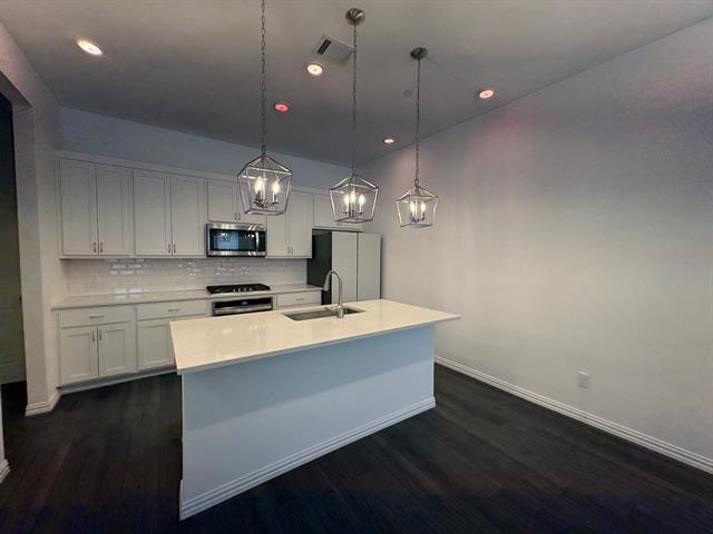 Building Photo - 2241 Adena Spgs Dr