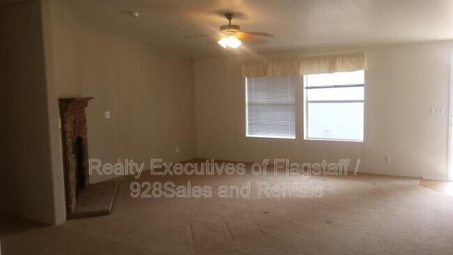Building Photo - 2494 Coronado Ave