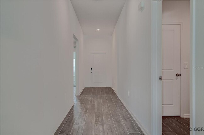 Building Photo - 1490 Brentwood Drive