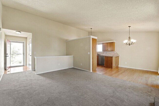 Foto del edificio - Great Ranch Home In Mid Town Fort Collins