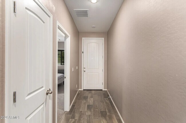 Foto del edificio - 17127 W Alice Ave