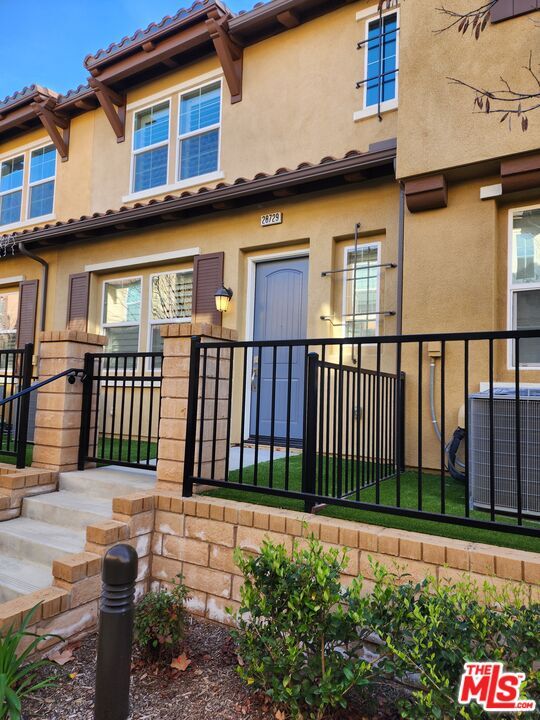 Foto del edificio - 28729 Jardineras Dr