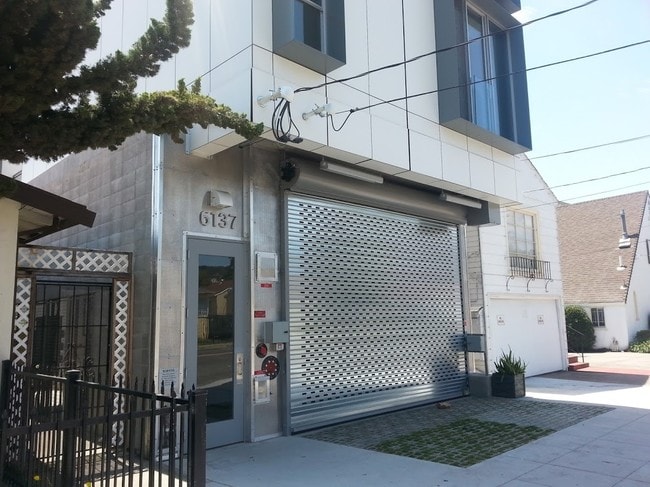 Building Photo - 6137 Macarthur Blvd