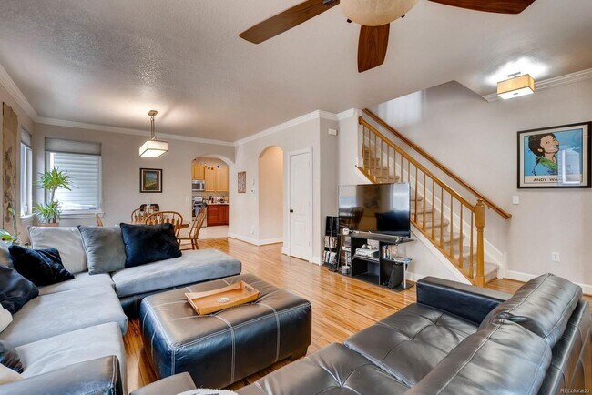 Sala de estar - 2687 S University Blvd