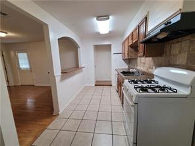 Building Photo - fkc0608