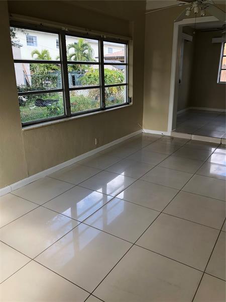 Foto del edificio - 2129 Monroe Ter