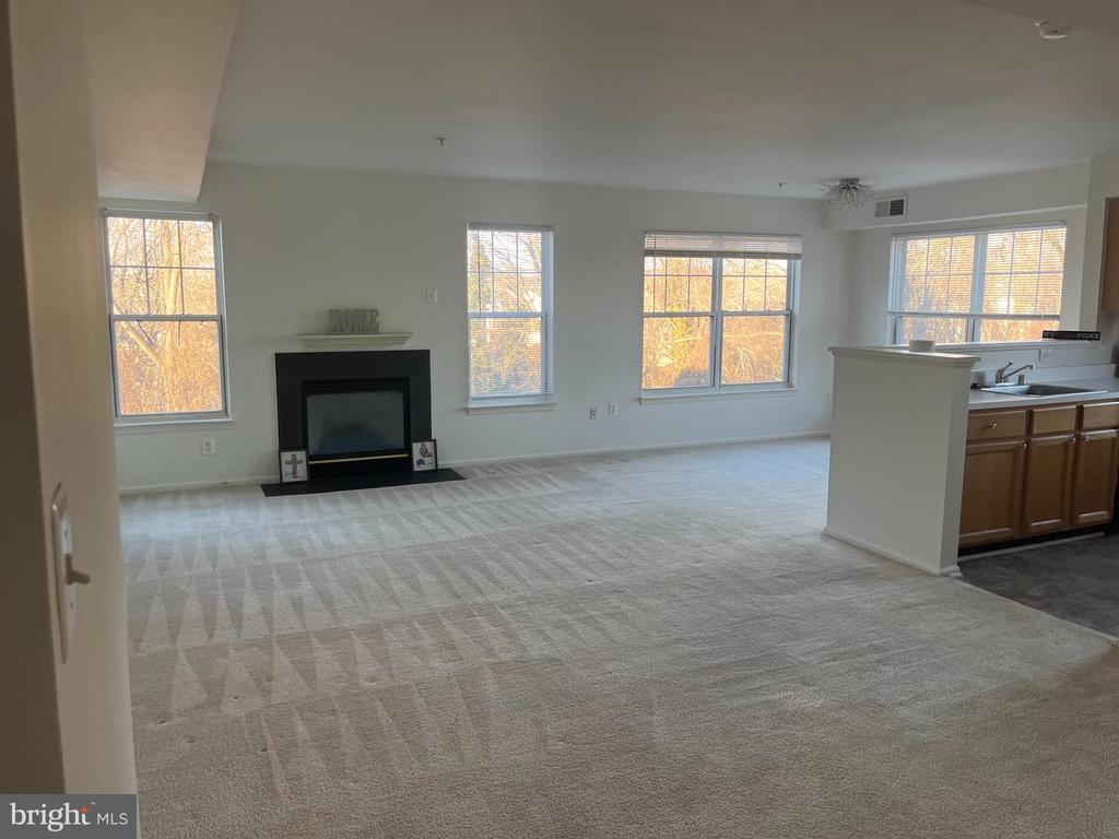 14000 Farnsworth Ln Unit 3303, Upper Marlboro, MD 20772 Room for Rent