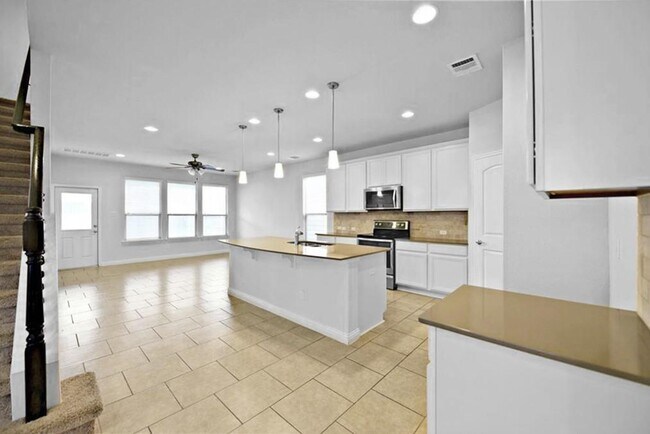 Foto del edificio - 16015 Remington Reserve Way