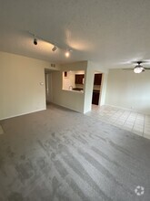 Building Photo - 2704 Stonehaven Ct