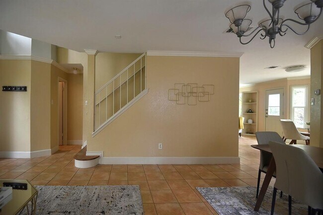 Building Photo - 17606 Klamath Falls Dr