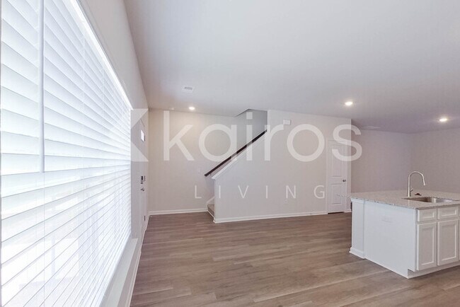 Building Photo - 2511 Banyan Cir