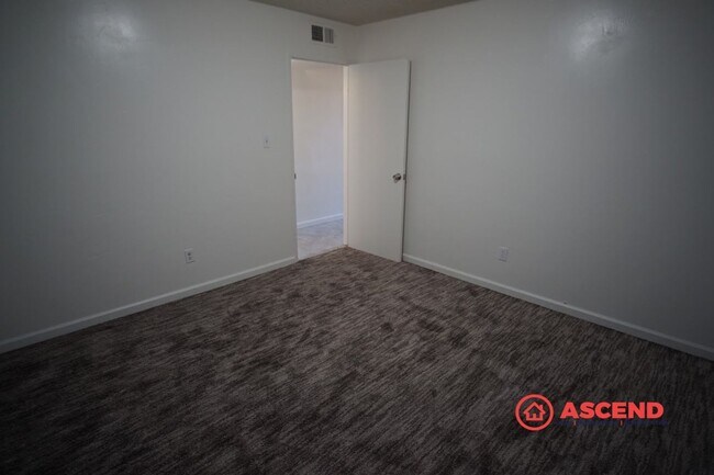 Foto del edificio - 209 E Warren Ave