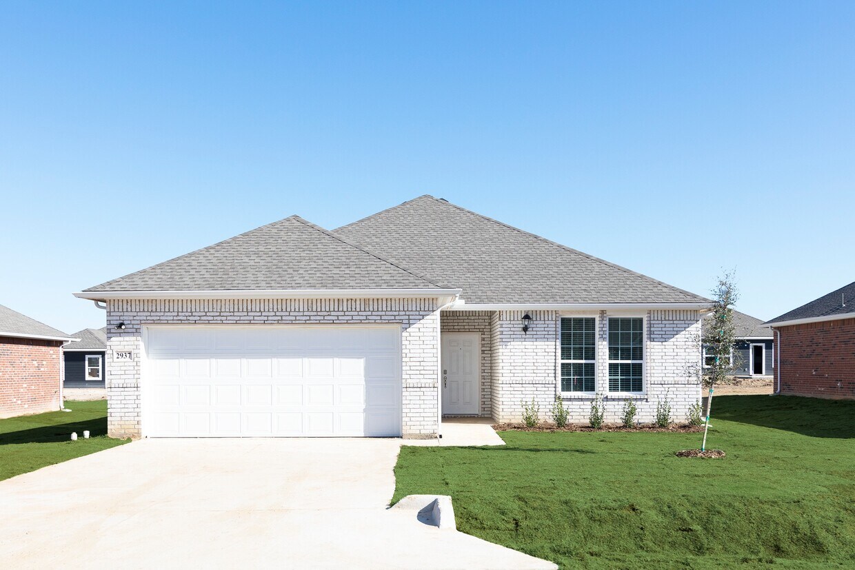 1 FREE month of rent- Picture of a model home - 2532 Jax St