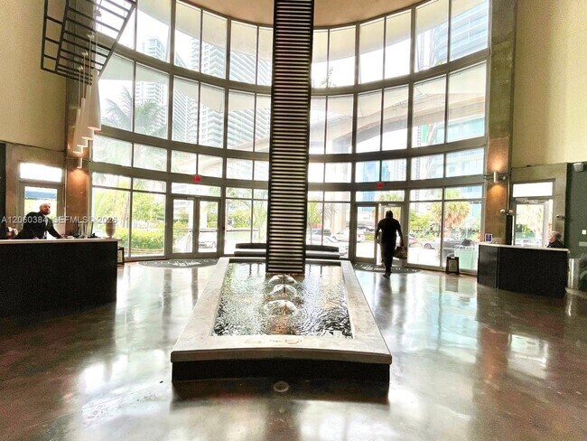 Foto del edificio - 690 SW 1st Ct