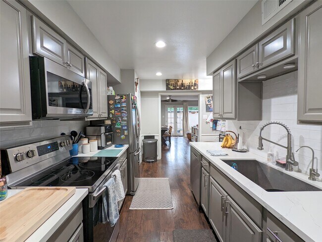 Foto del edificio - 13374 Trail Hollow Dr