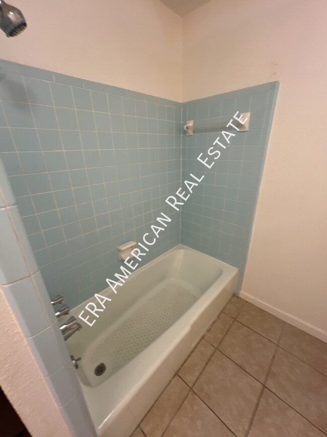 Building Photo - A must see 3bed/2bath!
