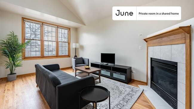 Building Photo - Room in Shared 3 bed/2 bath home
