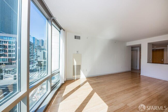 Foto del edificio - 333 1st St