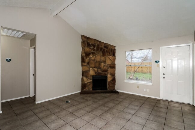 Foto del edificio - 14871 Shottery Dr