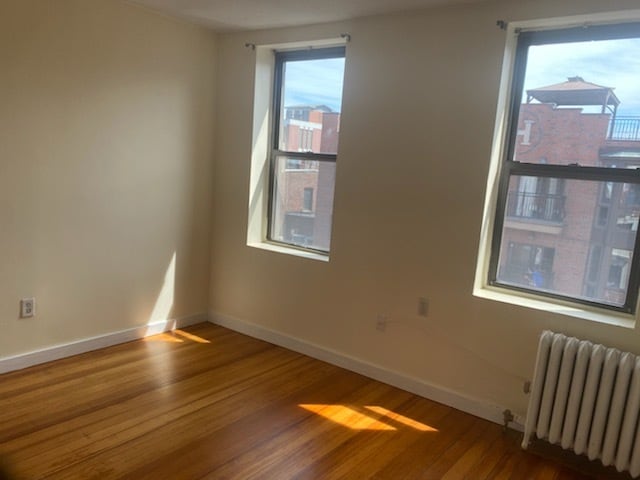 Foto del edificio - 24 Hanover Ave