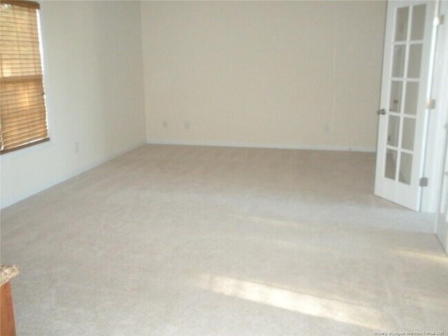 Building Photo - 242 Checkmate Ct