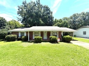 Building Photo - 360 Oakwild Dr