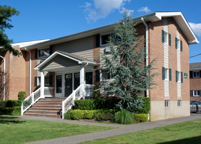 Foto del edificio - Fairfield Gables At Babylon Village