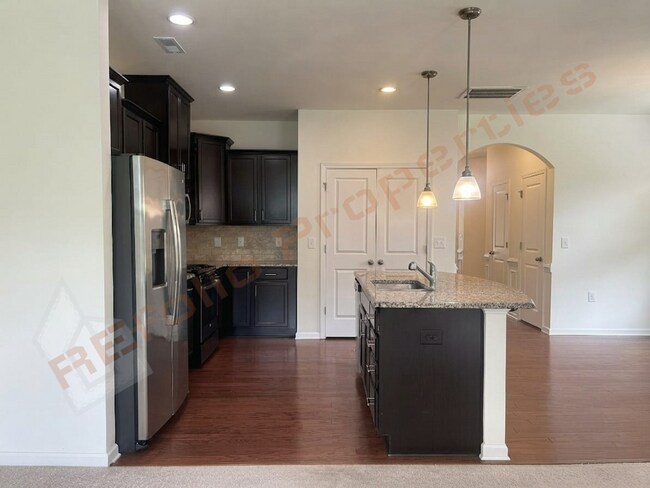Foto del edificio - 606 Briarcliff St