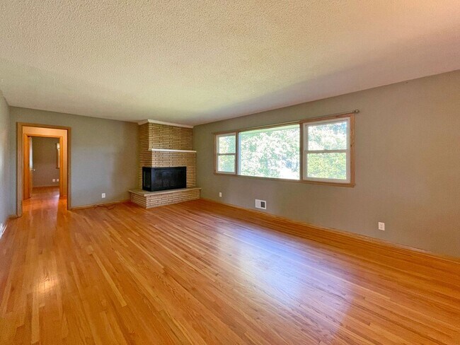 Foto del edificio - Spacious  **ACCESSIBLE** 4 Bedroom in Edin...